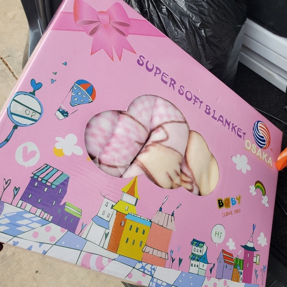 Blankets - Picture 4 of 16